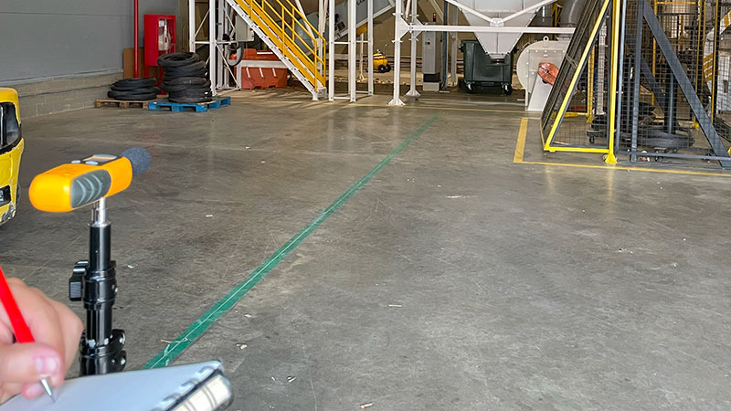 Maquinaria industrial con encapsulamiento acústico